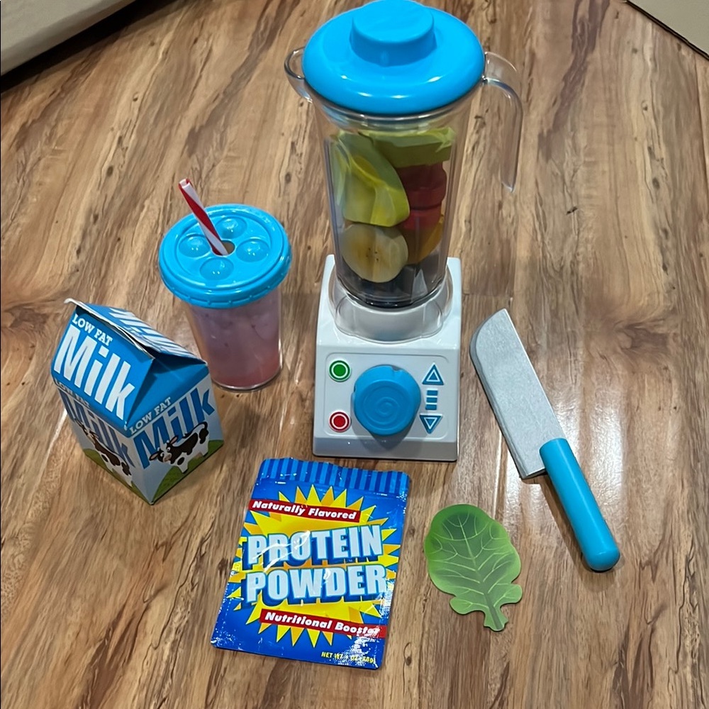 Melissa & Doug Smoothie Maker Blender Play Set